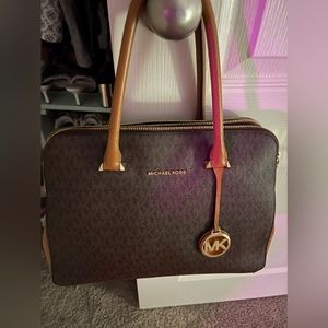 Micheal Kors Brown Leather Purse
